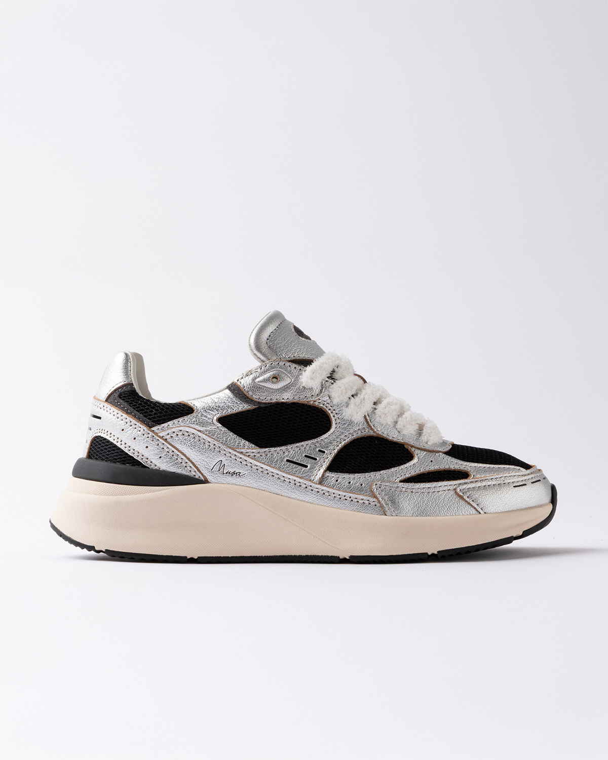 D.A.T.E.: MUSA LAMINATED BLACK