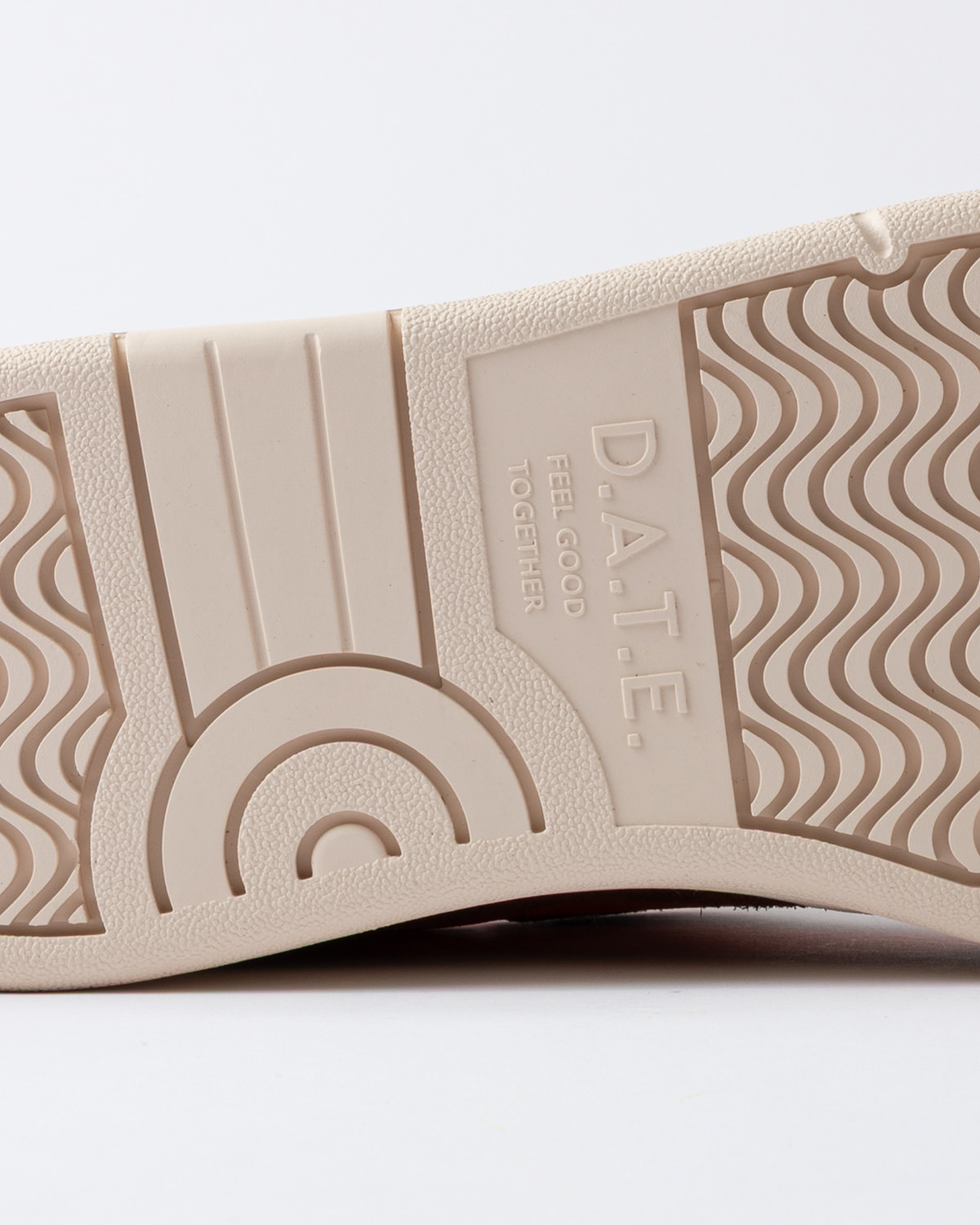 D.A.T.E.: COURT 2.0 WORKSHOP WHITE-LEOPARD