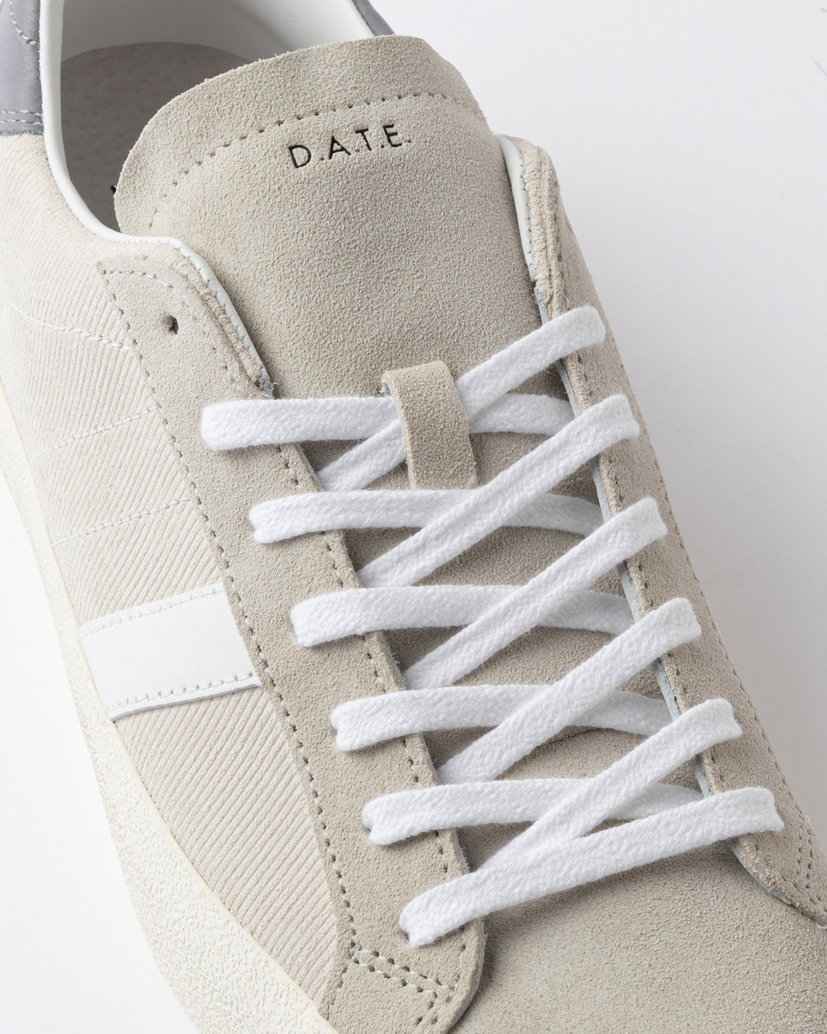 D.A.T.E.: HILL LOW WORKSHOP WHITE-GRAY