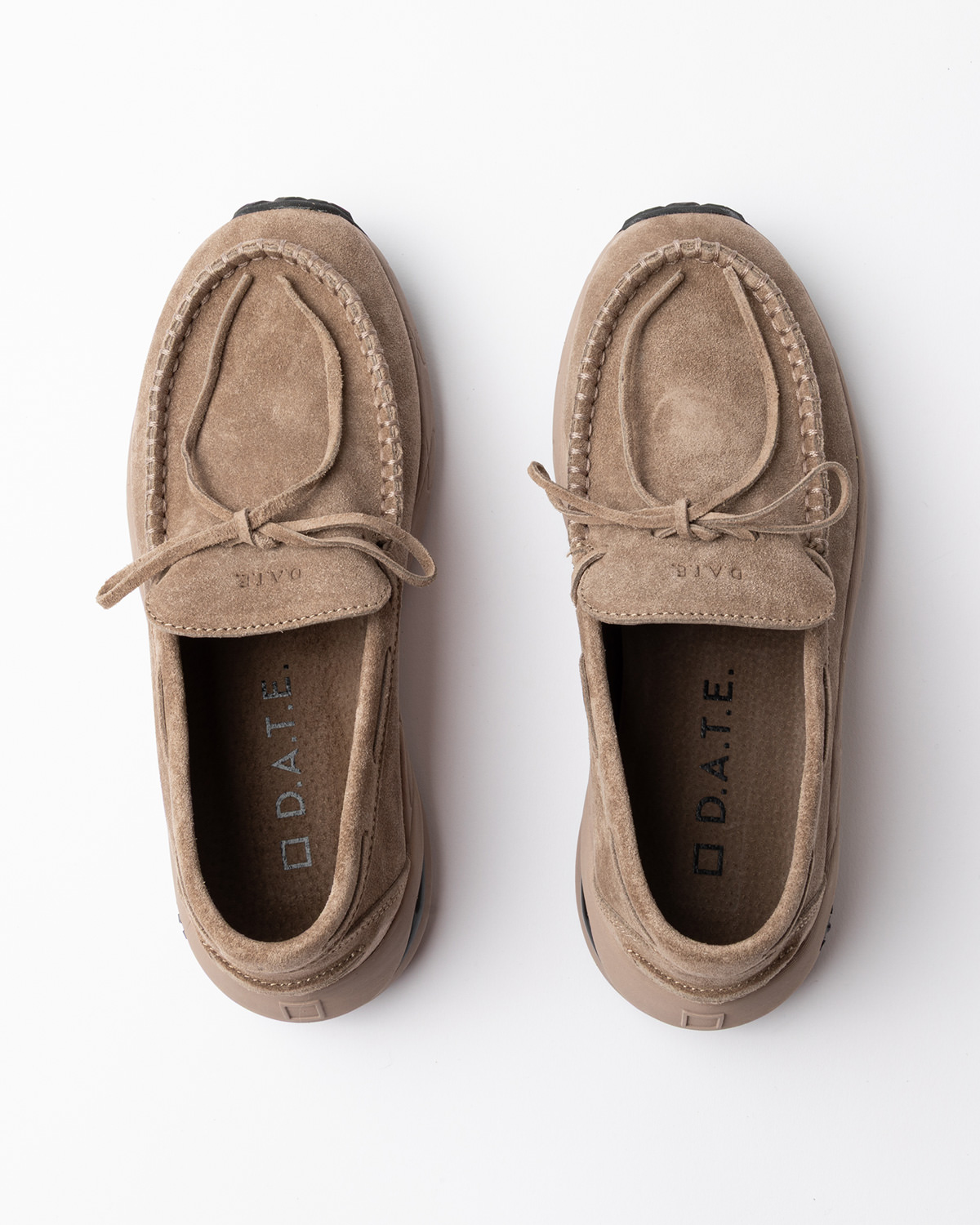 D.A.T.E.: MOKA SUEDE TAUPE
