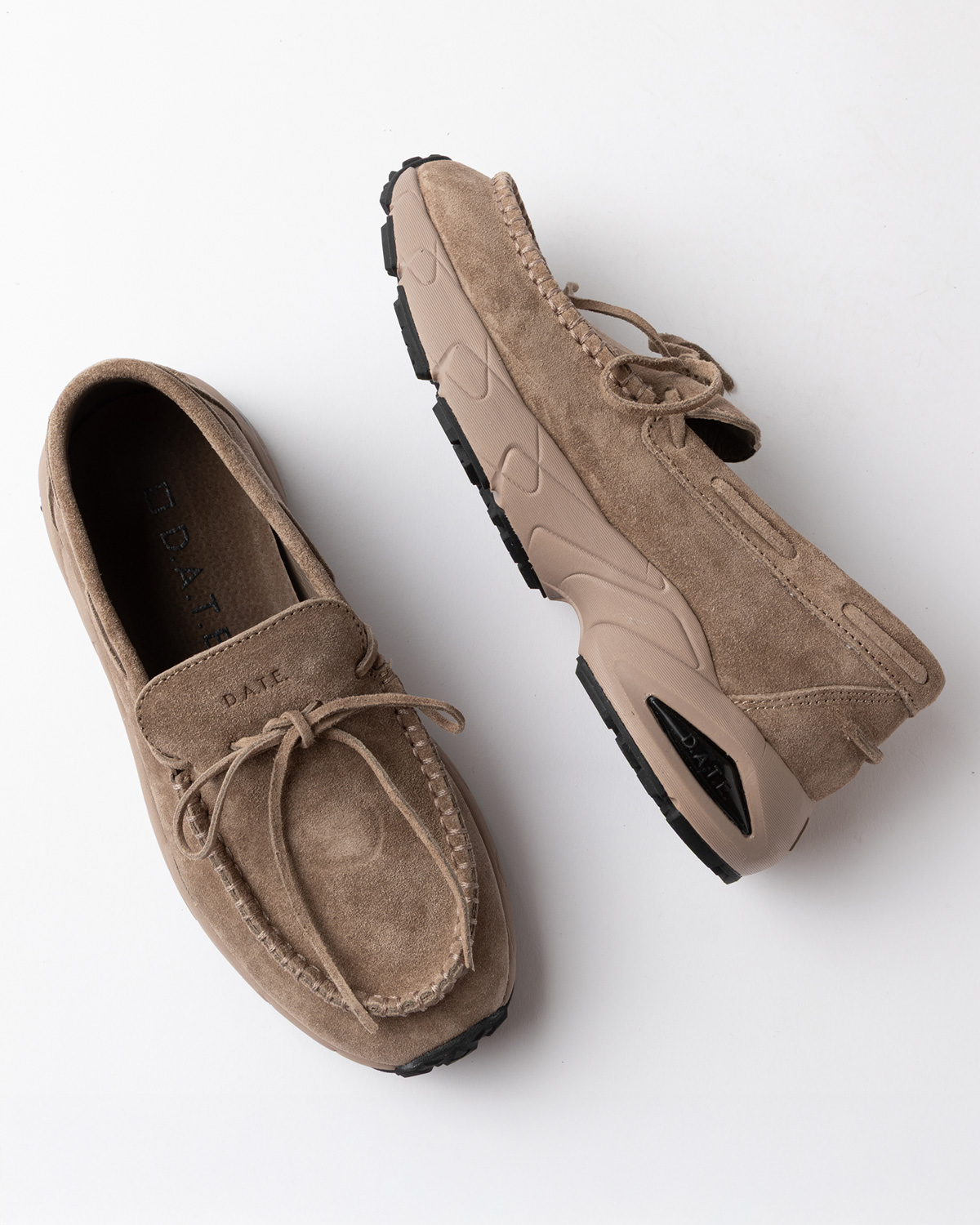 D.A.T.E.: MOKA SUEDE TAUPE