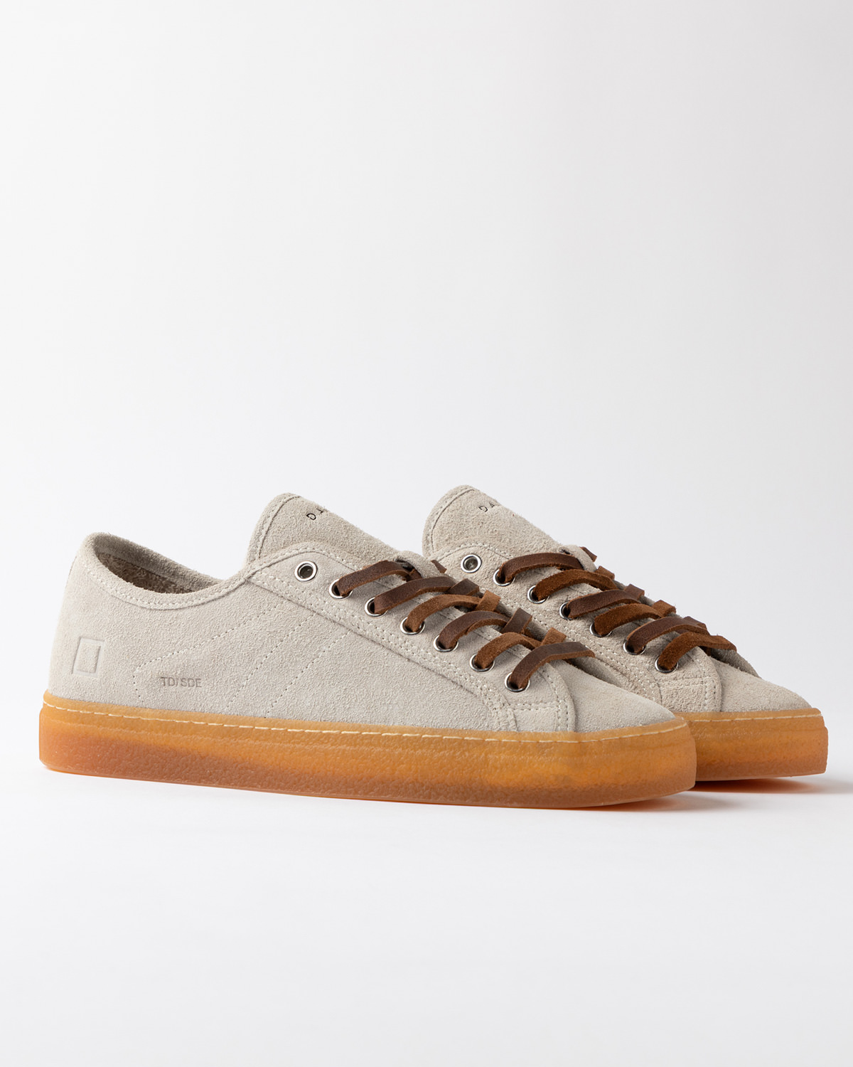 D.A.T.E.: TENDER SUEDE BEIGE