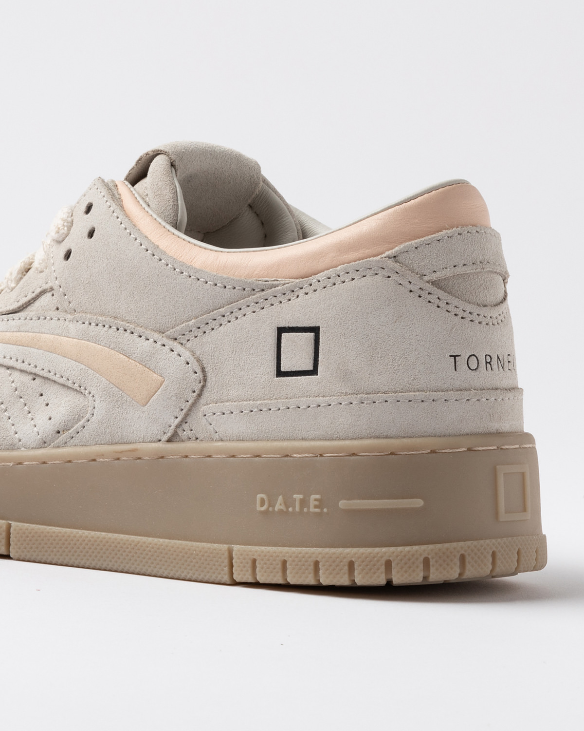 D.A.T.E.: TORNEO POP SUEDE WHITE