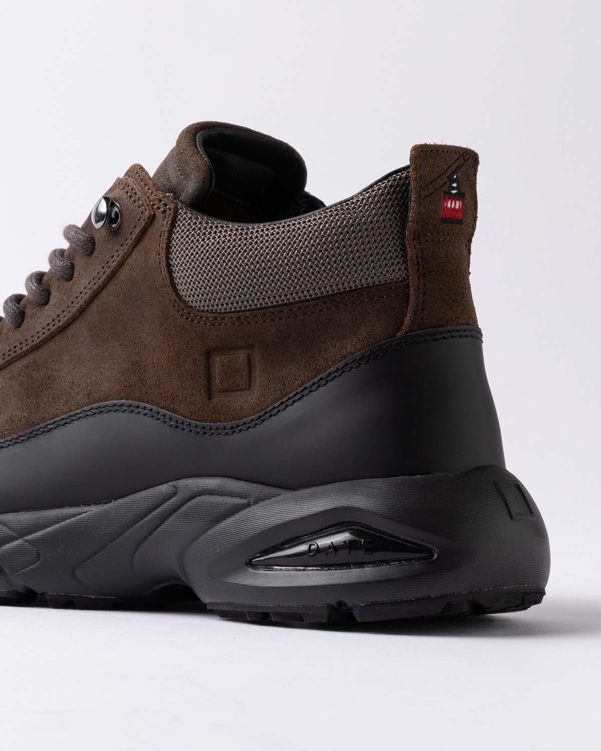 D.A.T.E.: ZENO WAXED BROWN